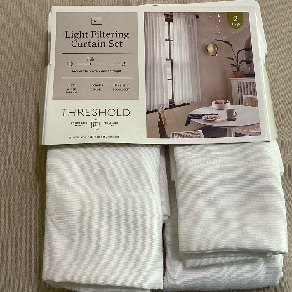 Curtain light filtering set in white